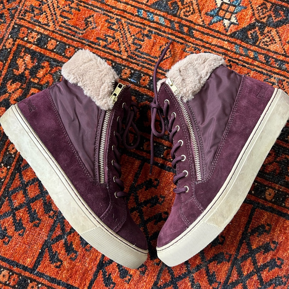 Cougar Ankle Booties - size 9